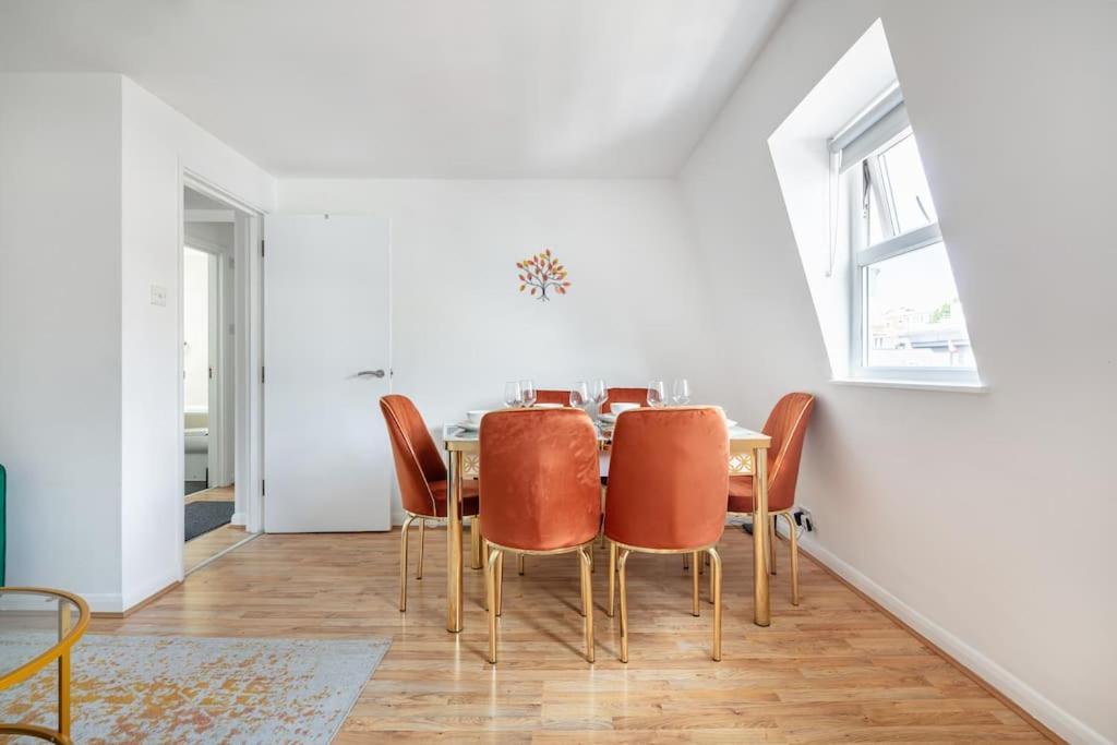 Bright N' Charming Air Conditioned Two Bed In Heart Of Лондон Екстериор снимка