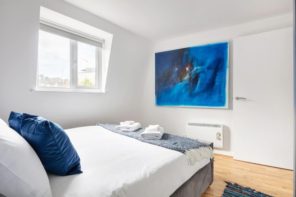 Bright N' Charming Air Conditioned Two Bed In Heart Of Лондон Екстериор снимка